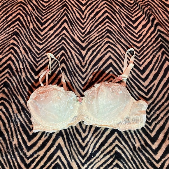 4 BRAS FOR $15!! - Picture 2 of 4